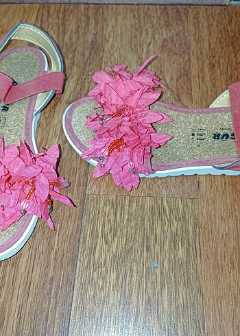Pembe Nakışlı Kız Çocuk Sandalet - Görsel 2
