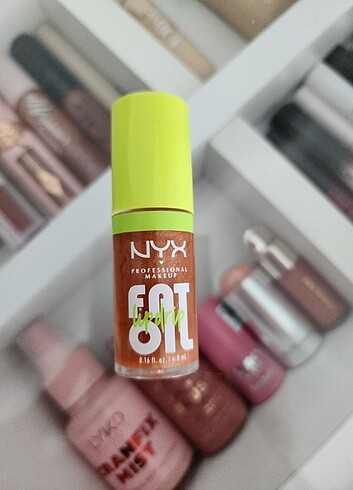 Nyx lip oil