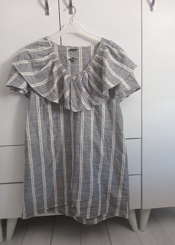 Gri Çizgili Keten Hamile Bluzu, Kısa Kollu, Fırfırlı
