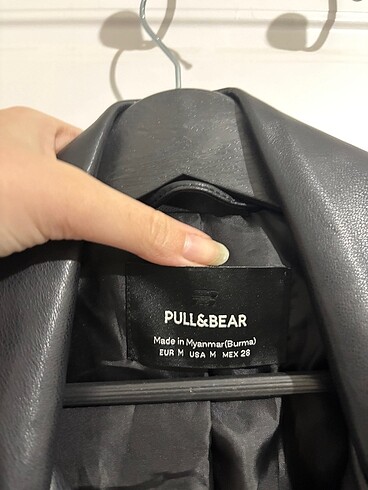 m Beden siyah Renk Pull bear deri ceket