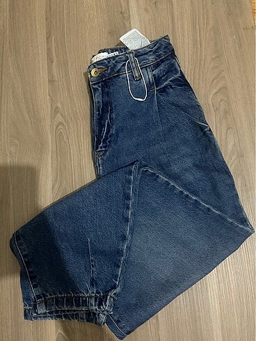 Zara Mom jean