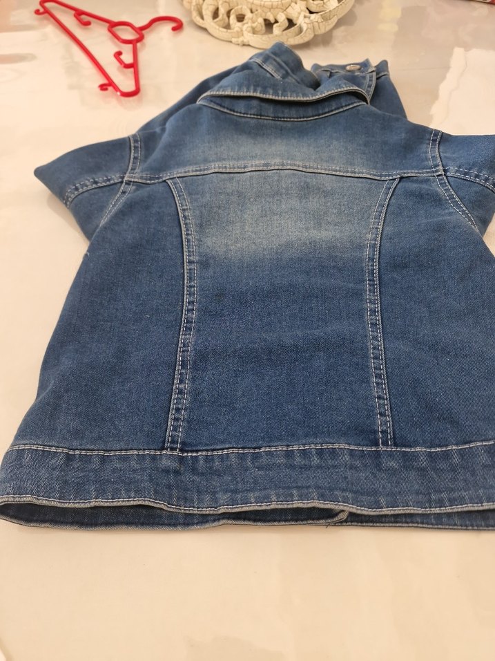 Kızlar için düğmeli parlak kot çeket - Görsel 2