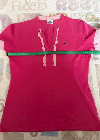 Pembe V Yaka Fırfırlı Kadın Tişört - Görsel 3