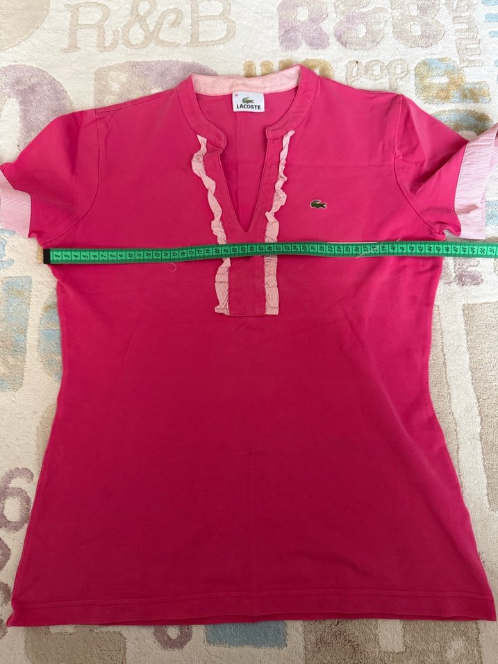 Pembe V Yaka Fırfırlı Kadın Tişört - Görsel 3