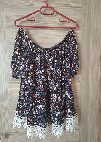 Çiçek Desenli Dantel Detaylı Bohem Mini Bluz