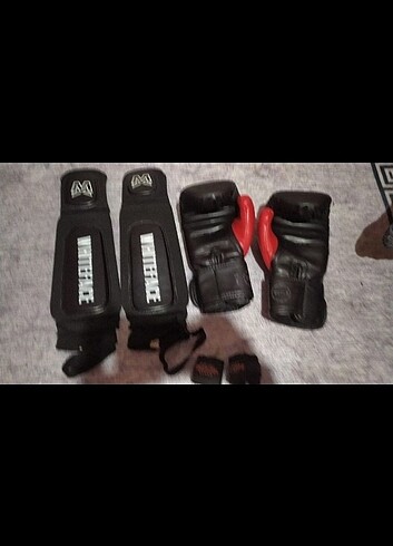 Diğer Whiteface kick boks takımı