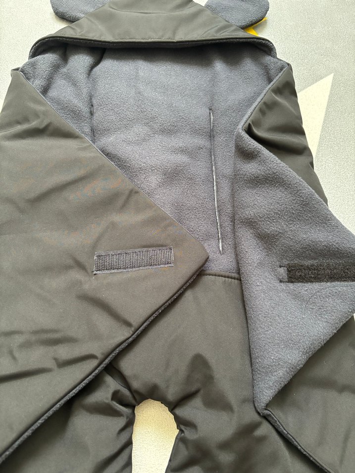 Siyah Kapüşonlu Bebek Tulumu - Görsel 2