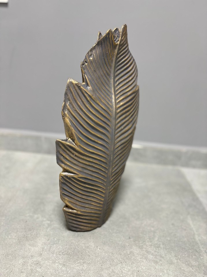 Koyu Altın Yaprak Figürin - Görsel 3