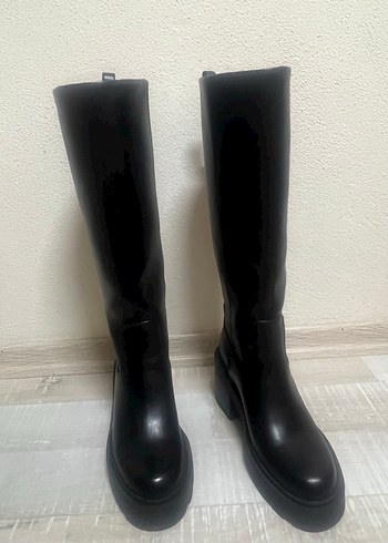 37 Beden Zara Çizme