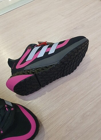 Adidas kadın ayakkabi hp7617