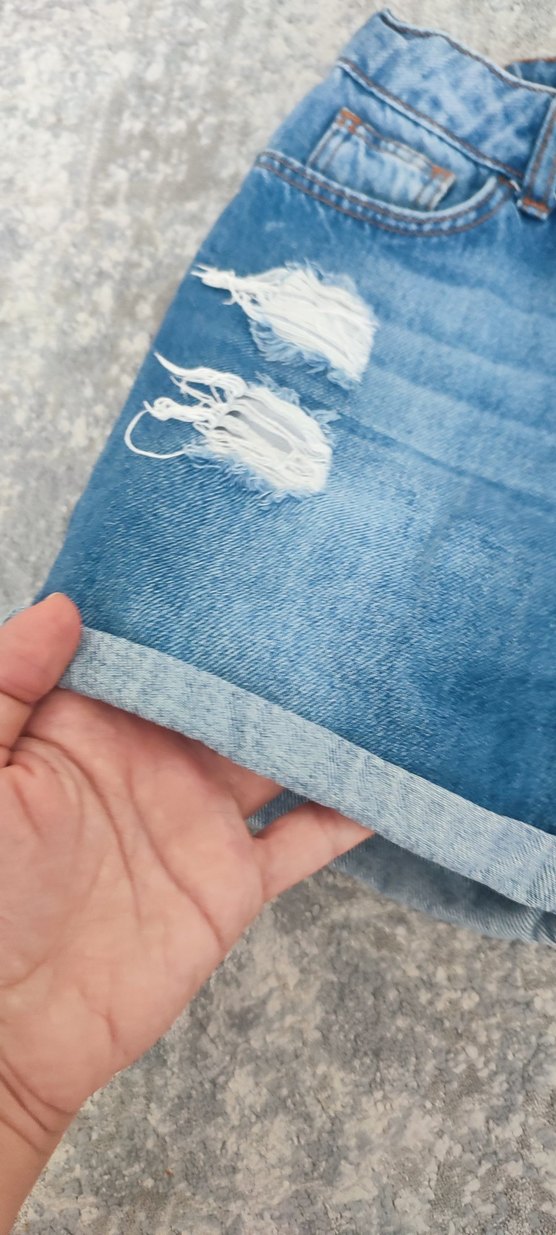 Mavi Yırtık Detaylı Mini Kot Şort - Görsel 4