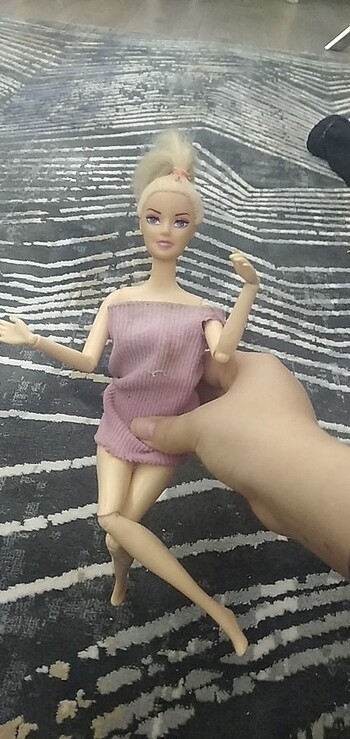 Eklemli Barbie 