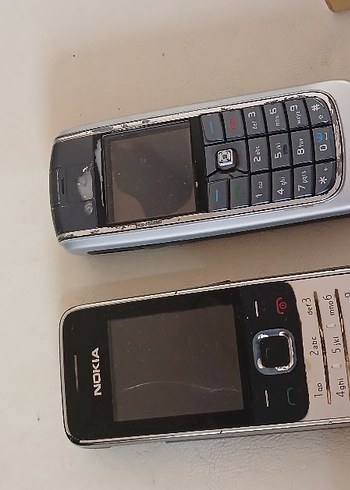 LG Gri ve Beyaz Eski Model Telefonlar - Görsel 3