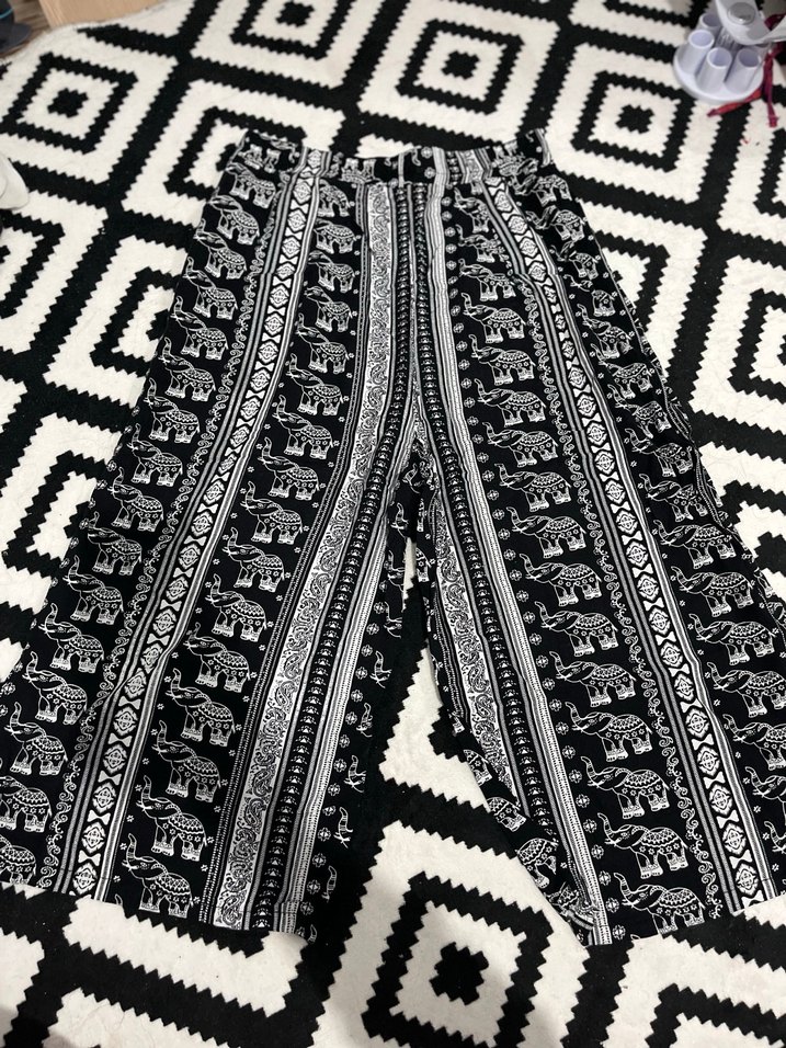 Bohem Siyah Fil Desenli Kadın Kumaş Bermuda - Görsel 2