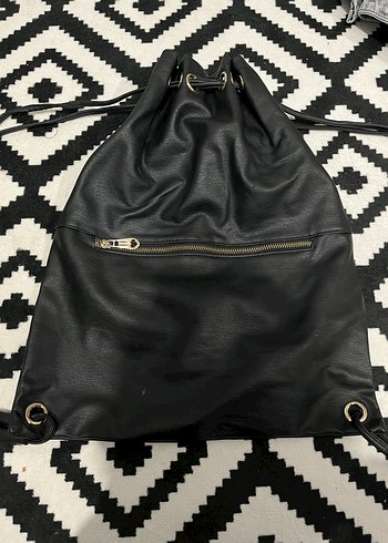 Siyah Deri Fermuarlı Sırt Çantası - Görsel 2