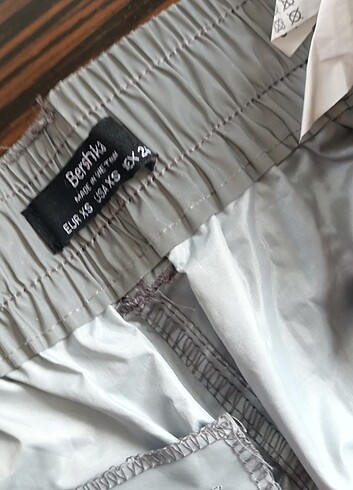 xs Beden Bershka özel seri reflektör kumaş pantolon
