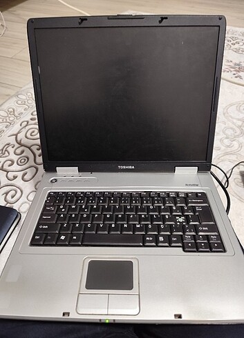 Laptop 2 adet