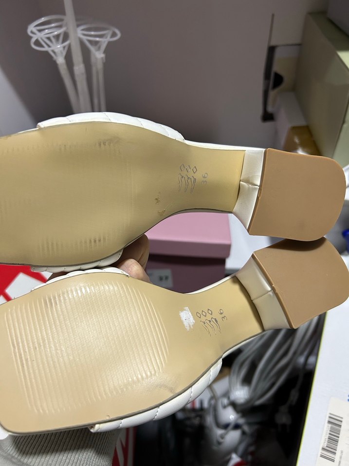 Beyaz Pilili Blok Topuklu Kadın Terlik - Görsel 2