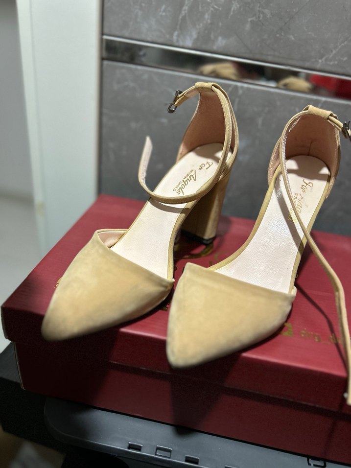 Bej Süet Tokalı Topuklu Kadın Ayakkabı - Görsel 3