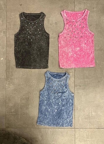 Zara TAŞ NAKIŞLI ESKİTME DETAY CROP ATLET
