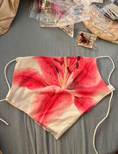 xs Beden beyaz Renk PİNTEREST DEGAJE YAKA SIRTI AÇIK CROP