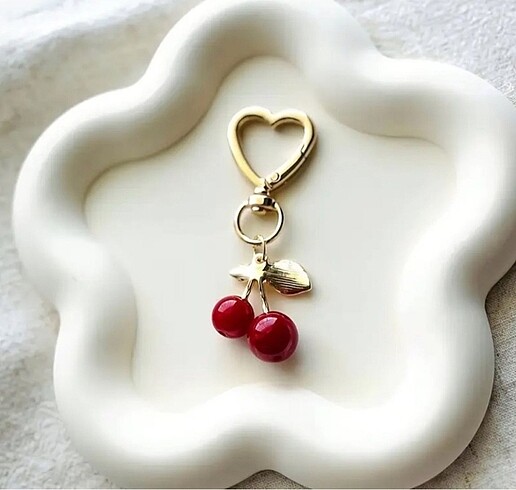 PİNTEREST TREND CHERRY HEART CHARM