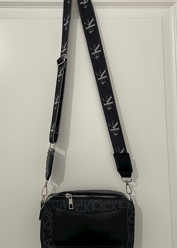 Calvin Klein Baskılı Kadın Askılı Çanta - Görsel 3