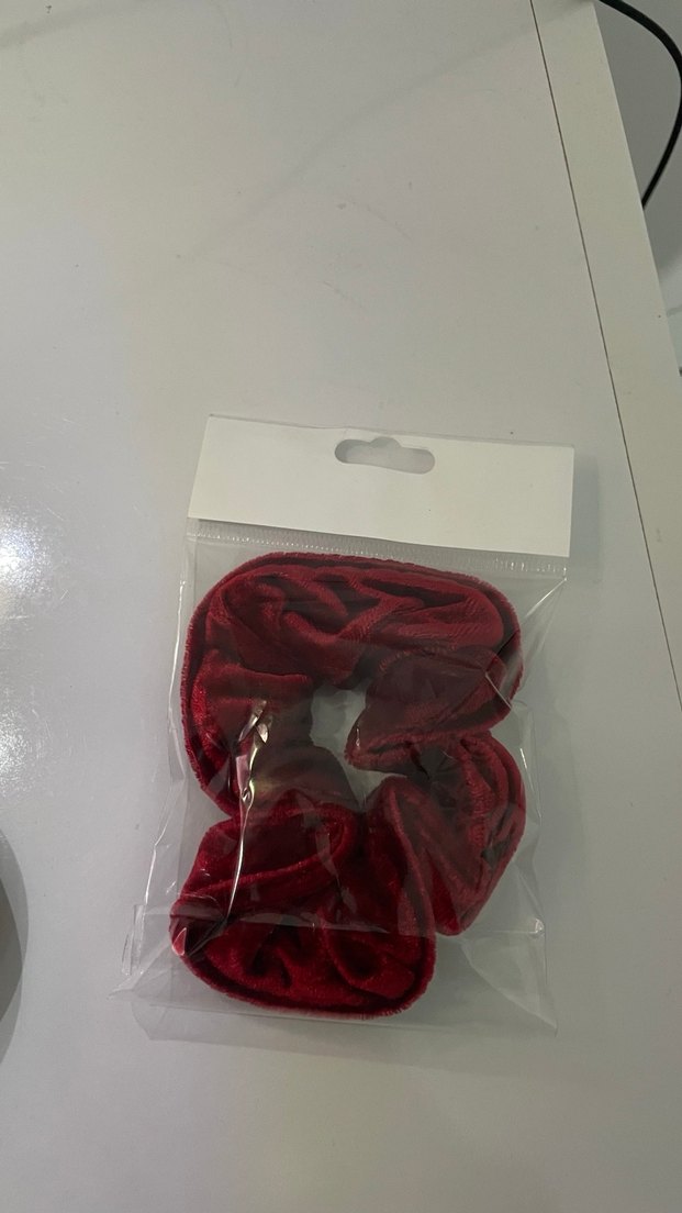 Kırmızı Kadife Lastikli Saç Tokası - Görsel 3