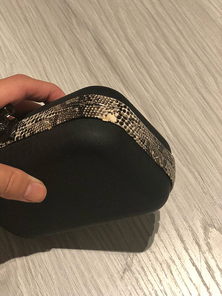 s Beden yılan deri detalı siyah clutch