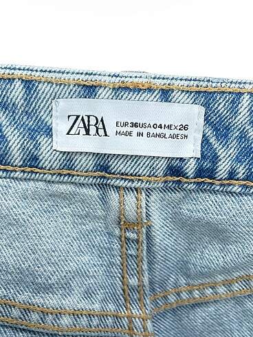 36 Beden çeşitli Renk Zara Mini Şort %70 İndirimli.