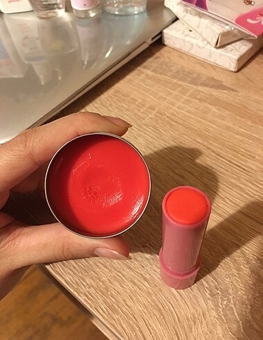 Beden Renk O miracle kissable pot dudak balmı