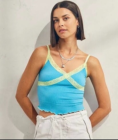 urban outfitters dantelli askılı