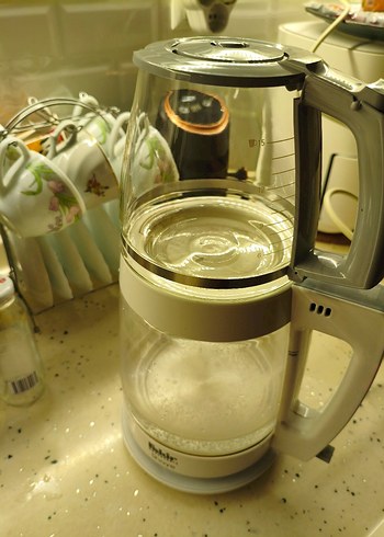 Beyaz ve Gri Cam Çay Makinesi - Görsel 4