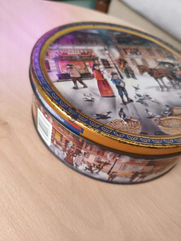 Renkli Yuvarlak Vintage Metal Kutu - Görsel 3