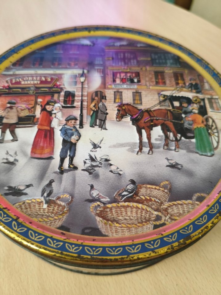 Renkli Yuvarlak Vintage Metal Kutu - Görsel 2