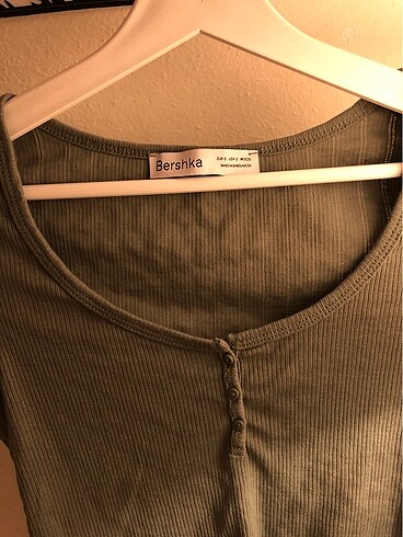s Beden BERSHKA tshirt
