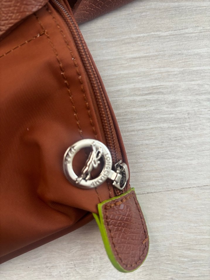 Longchamp marka Deri Fermuarlı Kadın Çantası Bej - Görsel 3