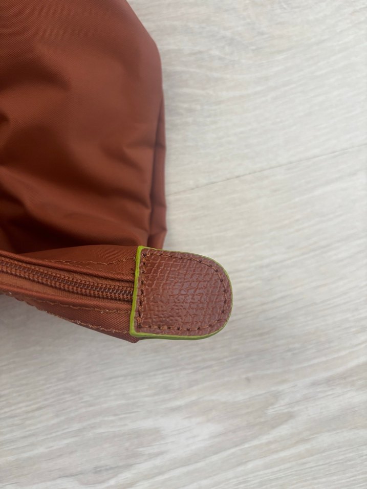 Longchamp marka Deri Fermuarlı Kadın Çantası Bej - Görsel 4