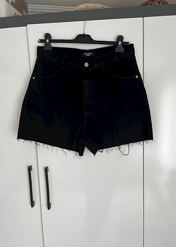 Siyah Kemerli Kadın Kot Şort - Görsel 2