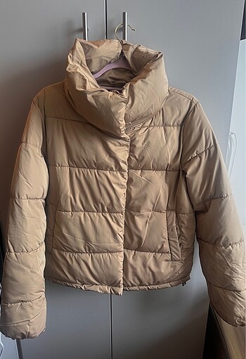 Stradivarius Puffer Ceket