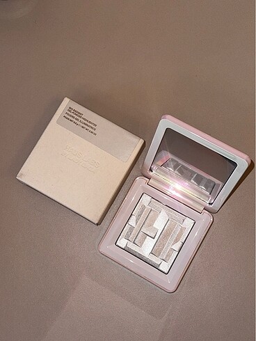 Haus Labs Moonstone Highlighter