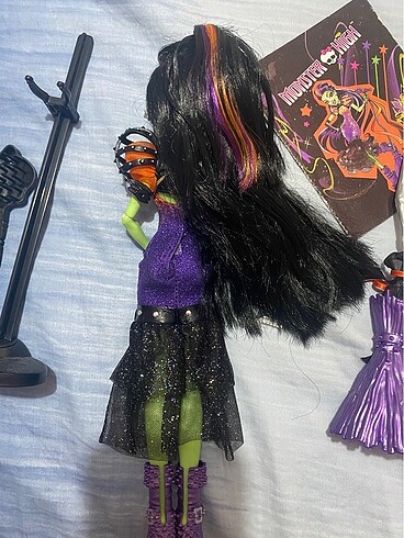 Beden Monster high Casta Fierce