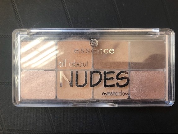 Essence Nude Far Paleti