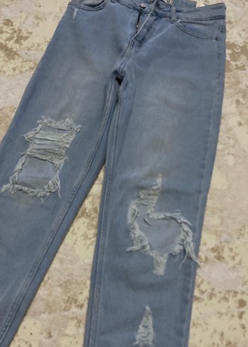 Kadın Gri Mavi Yırtık Salaş Kot Pantolon - Görsel 3