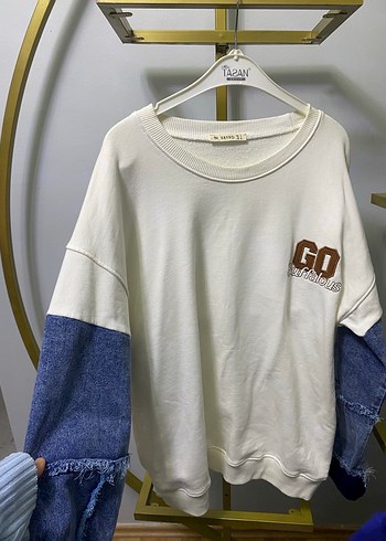 Beyaz Denim Detaylı Salaş Sweatshirt - Görsel 2