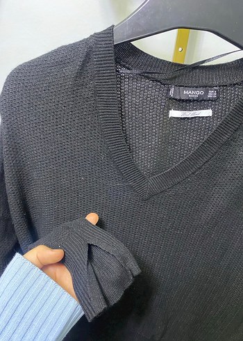 Siyah V Yaka Kadın Yün Kazak - Görsel 4