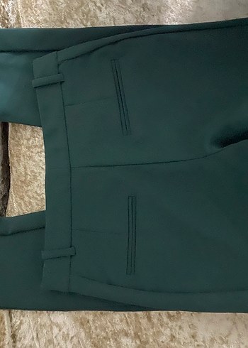 Kadın Yeşil Dökümlü Kumaş Pantolon - Görsel 2