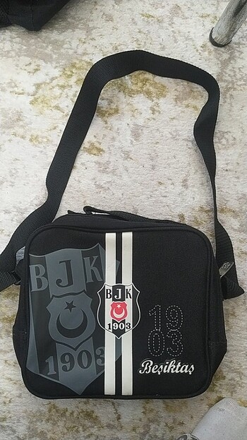 besiktas yandan canta