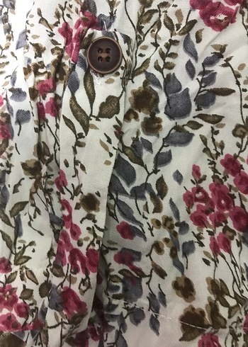 Çiçek Desenli V Yaka Fakir Kollu Bluz - Görsel 3