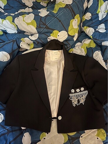 QUZU KISA KOLLU TAŞLI BLAZER